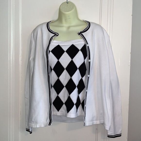 Cullen white & black sweater set - Picture 2 of 11